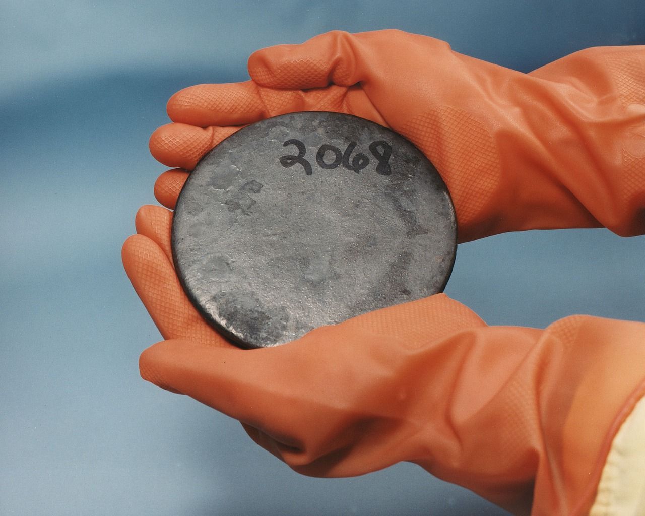 découvrez tout sur le nucléaire : son fonctionnement, ses applications dans l'énergie et la médecine, ainsi que les enjeux environnementaux et de sécurité qui l'entourent.