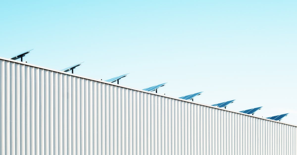 découvrez l'énergie solaire, une source d'énergie renouvelable et durable qui transforme la lumière du soleil en électricité. apprenez comment elle contribue à réduire les émissions de carbone et à promouvoir un avenir plus vert.