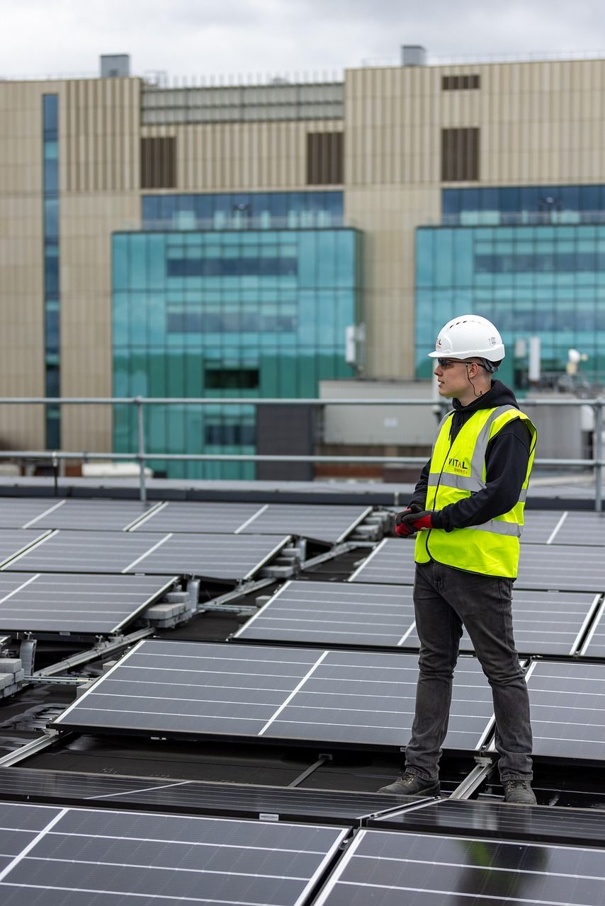 découvrez les installations d'énergie renouvelable : solutions durables pour produire de l'électricité propre grâce au solaire, à l'éolien et à d'autres technologies respectueuses de l'environnement.
