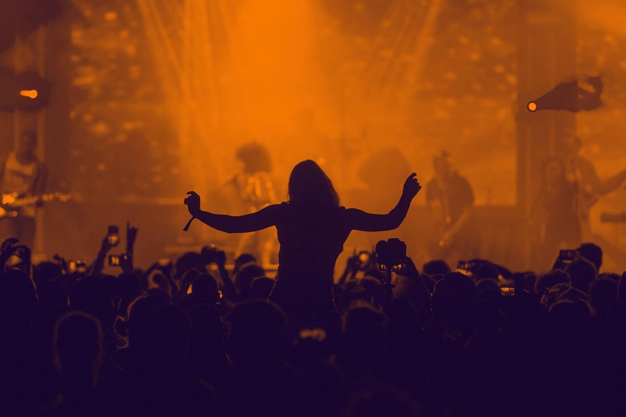 découvrez l'exceptionnel festival de musique, où des artistes de renommée mondiale se réunissent pour offrir des performances inoubliables. plongez dans une ambiance festive, dansez au rythme de la musique et profitez de moments magiques avec des amis et des passionnés. ne manquez pas cette expérience unique qui célèbre la diversité musicale et la culture.