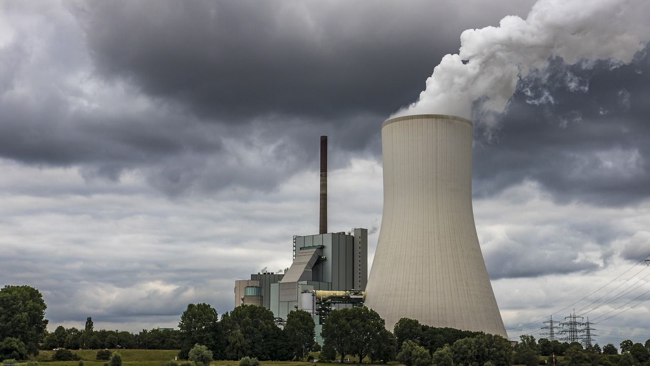 découvrez les techniques de refroidissement passif pour réduire la température intérieure naturellement, économiser de l'énergie et améliorer le confort thermique.