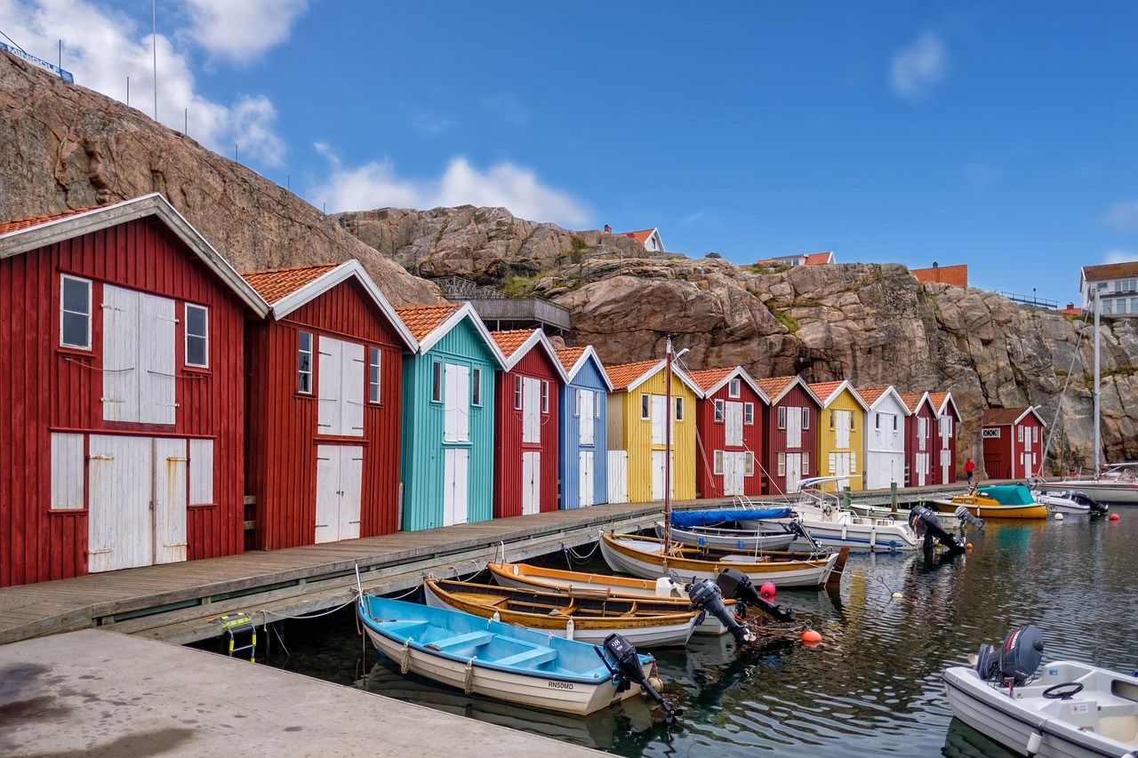 découvrez la suède, un pays scandinave réputé pour ses paysages naturels préservés, ses villes dynamiques comme stockholm, et sa riche culture mêlant traditions et modernité. partez à la rencontre de la nature, du design et de l'art de vivre suédois.