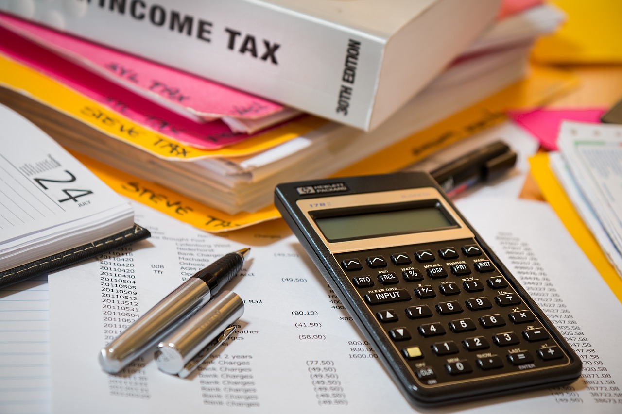 découvrez tout sur la taxe carbone : son fonctionnement, son impact sur l'environnement et l'économie, ainsi que les mesures incitatives pour encourager la transition écologique. informez-vous sur les enjeux et les bénéfices d'une fiscalité verte.