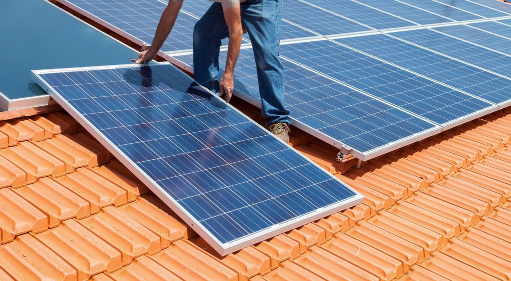 installation de panneaux solaires : profitez d'une énergie renouvelable efficace et réduisez votre facture d'électricité grâce à nos solutions personnalisées et notre expertise professionnelle.