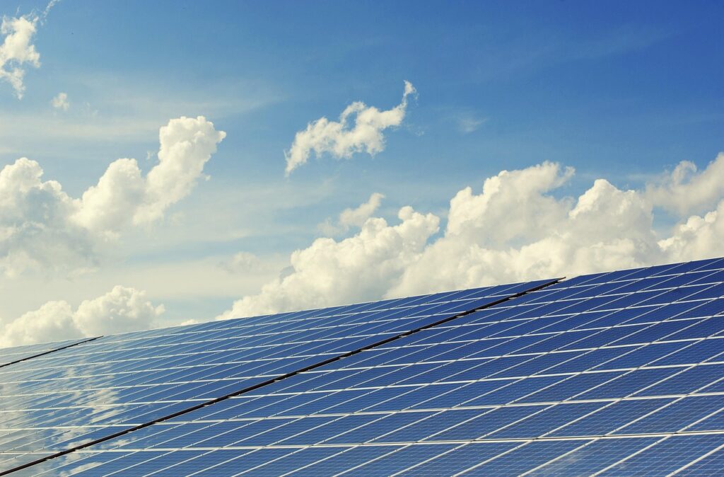 d&eacute;couvrez les enjeux et les solutions de la transition &eacute;nerg&eacute;tique pour un avenir durable et respectueux de l'environnement.